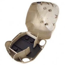 Laden Sie das Bild in den Galerie-Viewer, Protecta EVO Landscape Stone Köderstation in Natursteinform