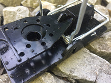 Laden Sie das Bild in den Galerie-Viewer, Schlagfallen Maus/  Mäuseschlagfalle aus Kunststoff