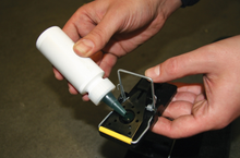 Laden Sie das Bild in den Galerie-Viewer, Schlagfallen Maus/  Mäuseschlagfalle aus Kunststoff