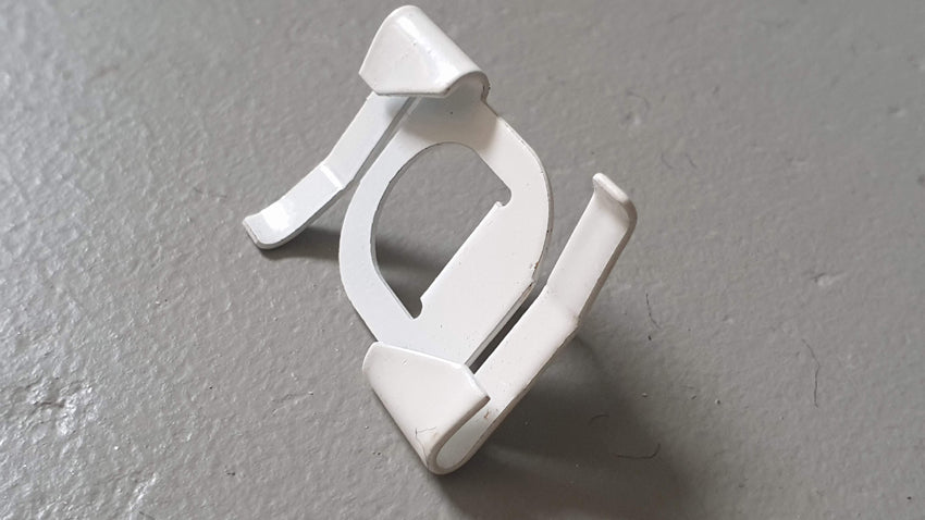Halterung Rasterdecke / Deckenclip Odenwalddecke, weiß mit Öse